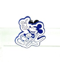 DVC Vacation Club Booster Lounge Chair Mickey Disney Pin 128508 - £5.69 GBP