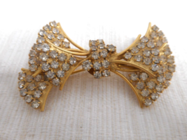 Art Deco Layered Knotted Bow Tie Pin Brooch Rhinestones Pave Gold Tone Classic - £24.04 GBP