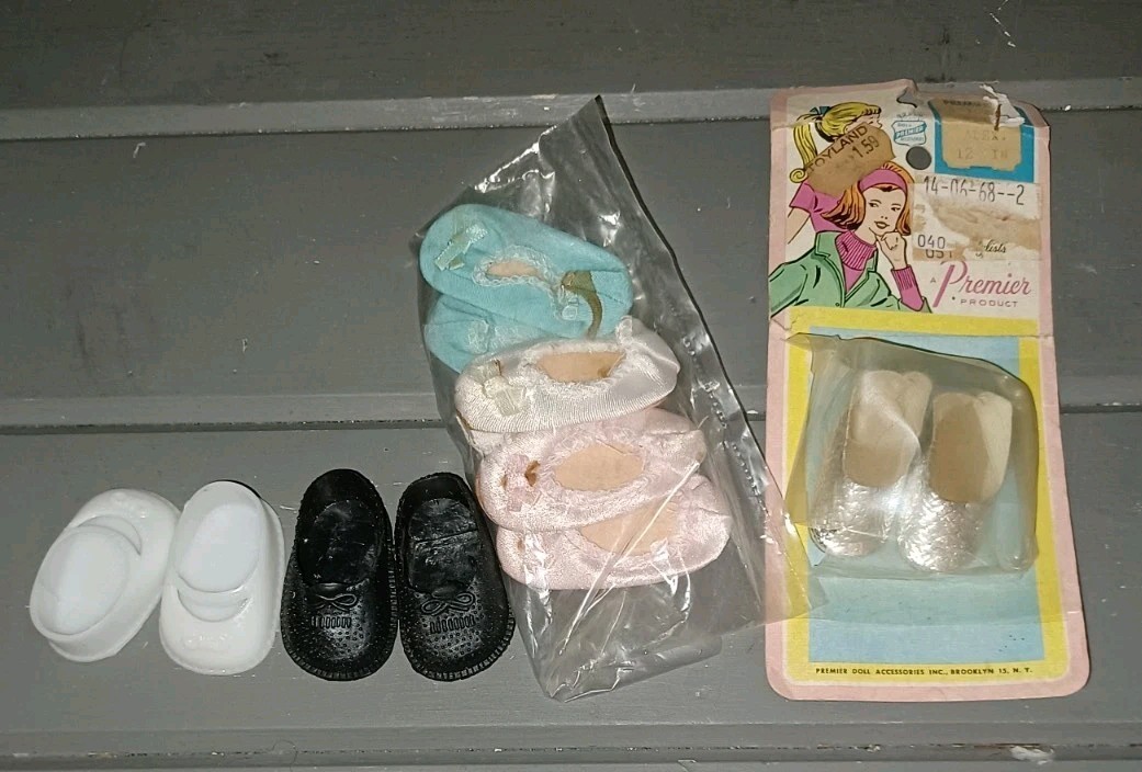 Vintage Lot of 6 Pairs of Doll Shoes Slippers Slip On Item image 2