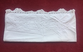 Vintage 30s white Richelieu Pillowcase with hand crocheted edge image 2