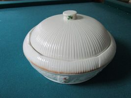 Belleek Cottage 2 Qt Round Covered, Casserole, 11th Mark (Green 2001/06)... - £155.42 GBP