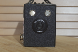 Retro Kodak Six-20 Brownie Junior. A great piece of film history. Perfect as stu - £35.38 GBP