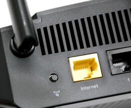 NETGEAR Nighthawk RAX10 Dual-Band Wi-Fi 6 Router image 7