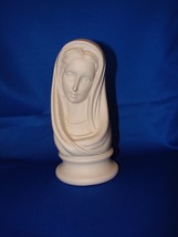  Sacred Mother Mary Madonna Bust on Small Circular Base - £11.79 GBP