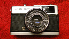 Olympus Trip 35 Film Camera 35mm Strap Tested  Red Flag Is Working On Low Light - £98.59 GBP