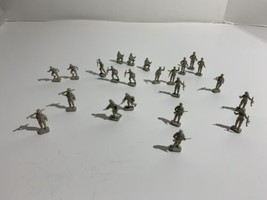 Infantry with Beret and in Helmet Miniatures Unpainted 23 pieces - £14.94 GBP