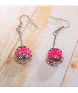 Earrings Pierced Bead Hot Pink and Silver Tone w/Bead Caps 1.25&quot; Appx.  - $93.28 MXN