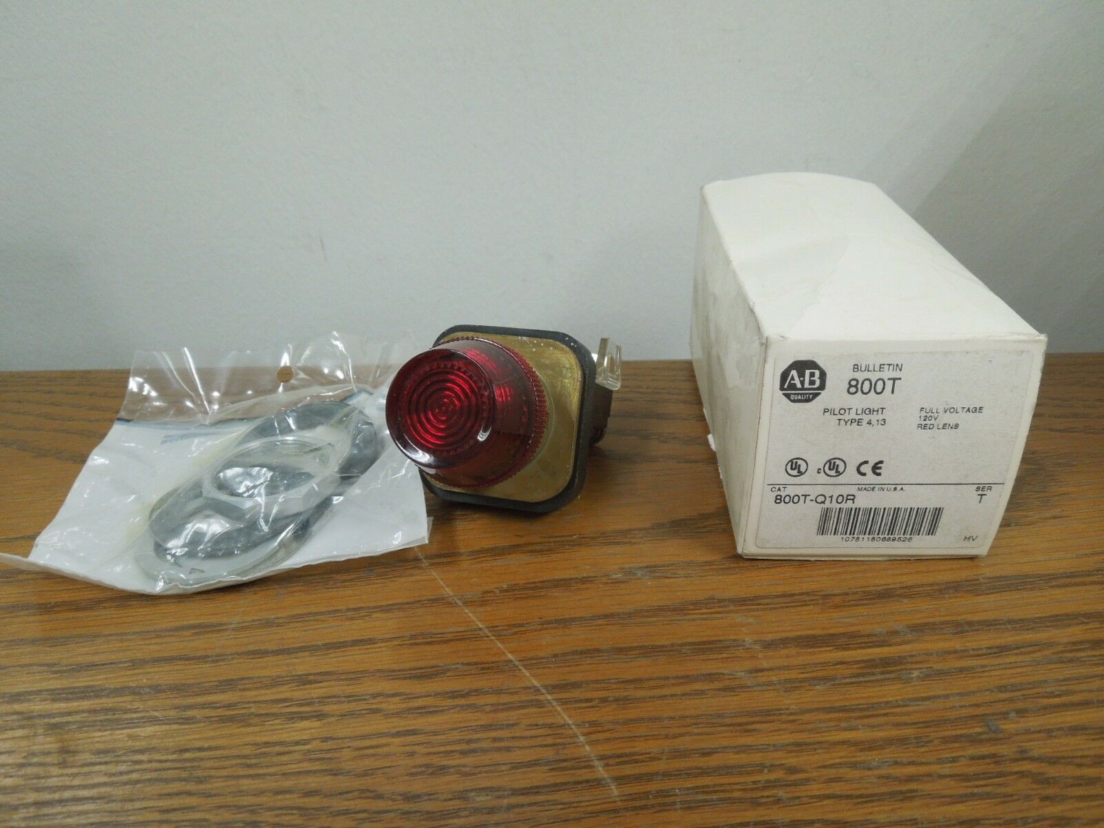 Allen-Bradley 800T-Q10R Full Votage Red Pilot Light 120V Type 4,13 Surplus - $40.00