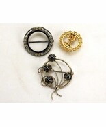 Lot of 3 Round Sweater Pins, Assorted Styles, Vintage Fashion Jewelry, #... - $372.22 MXN