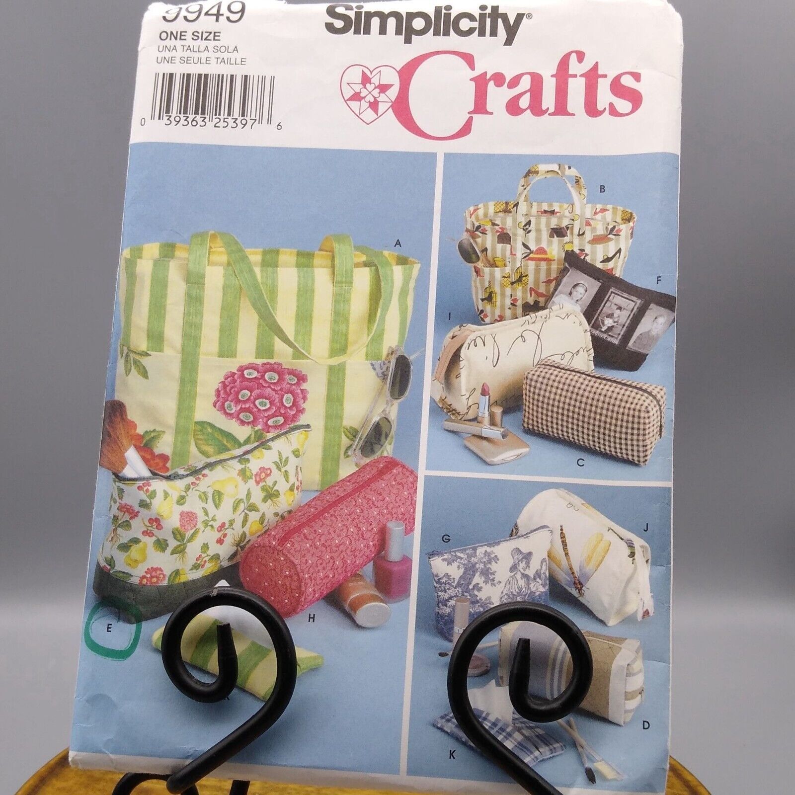 UNCUT Vintage Sewing PATTERN Simplicity 9949, 2001 Crafts, One Size, BAGS - $17.42