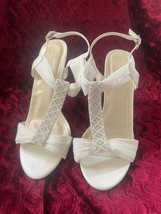 EUC David&#39;s Bridal White Pearl &amp; Crystal T-Strap Mid-Heels Wedding Size 8.5 - £20.52 GBP