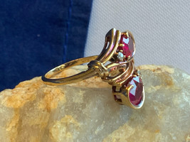 Vtg 10K Yellow Gold Ring 4.66g Fine Jewelry Sz 9 Magenta &amp; Clear Color S... - £237.07 GBP