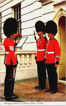 Postcard England London Changing of the Guard Clarence House 5.5 x 3.5 Inches - £3.87 GBP