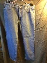 Wrangler Med/ Dark Wash Relaxed Fit Blue Jeans   40×30 - $17.81