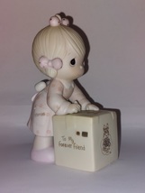Precious Moments 1987 &quot;Sharing Is Universal&quot; Figurine #E-0007 - £7.08 GBP