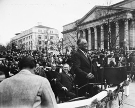 President Franklin D. Roosevelt gives speech in Washington DC 1936 Photo... - $8.81+