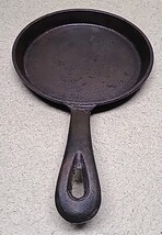 Cast Iron Pan 9 x 5" Small - €11,10 EUR Cast Iron Pan 9 x 5" Small - €11,10 EUR