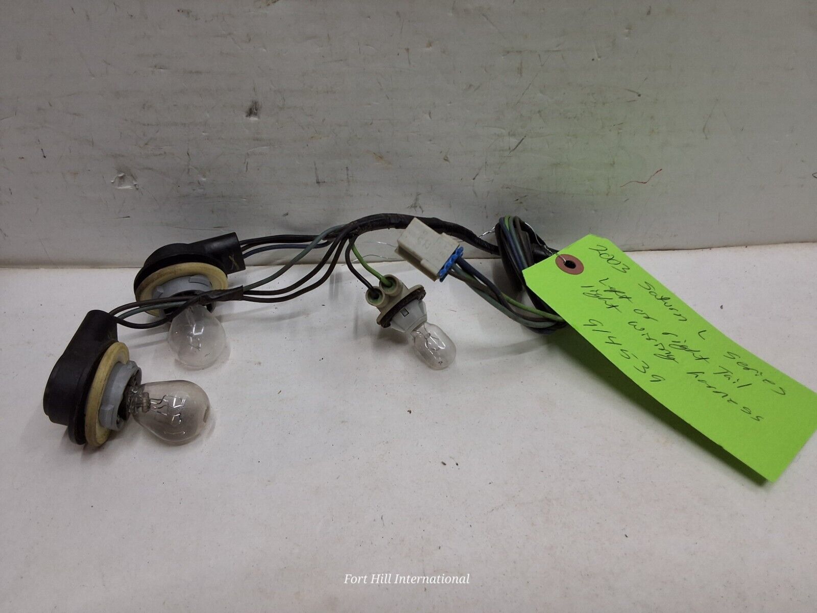 03 04 05 Saturn L series left or right tail light wiring harness OEM - $29.69