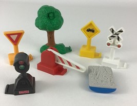 GeoTrax Rail & Road System Replacement Pieces Signs Train Crossing 7pc Lot M6 - $14.80