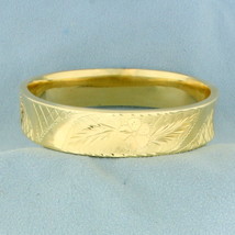 Flower Design Bangle Bracelet in 14K Yellow Gold - £1,239.39 GBP