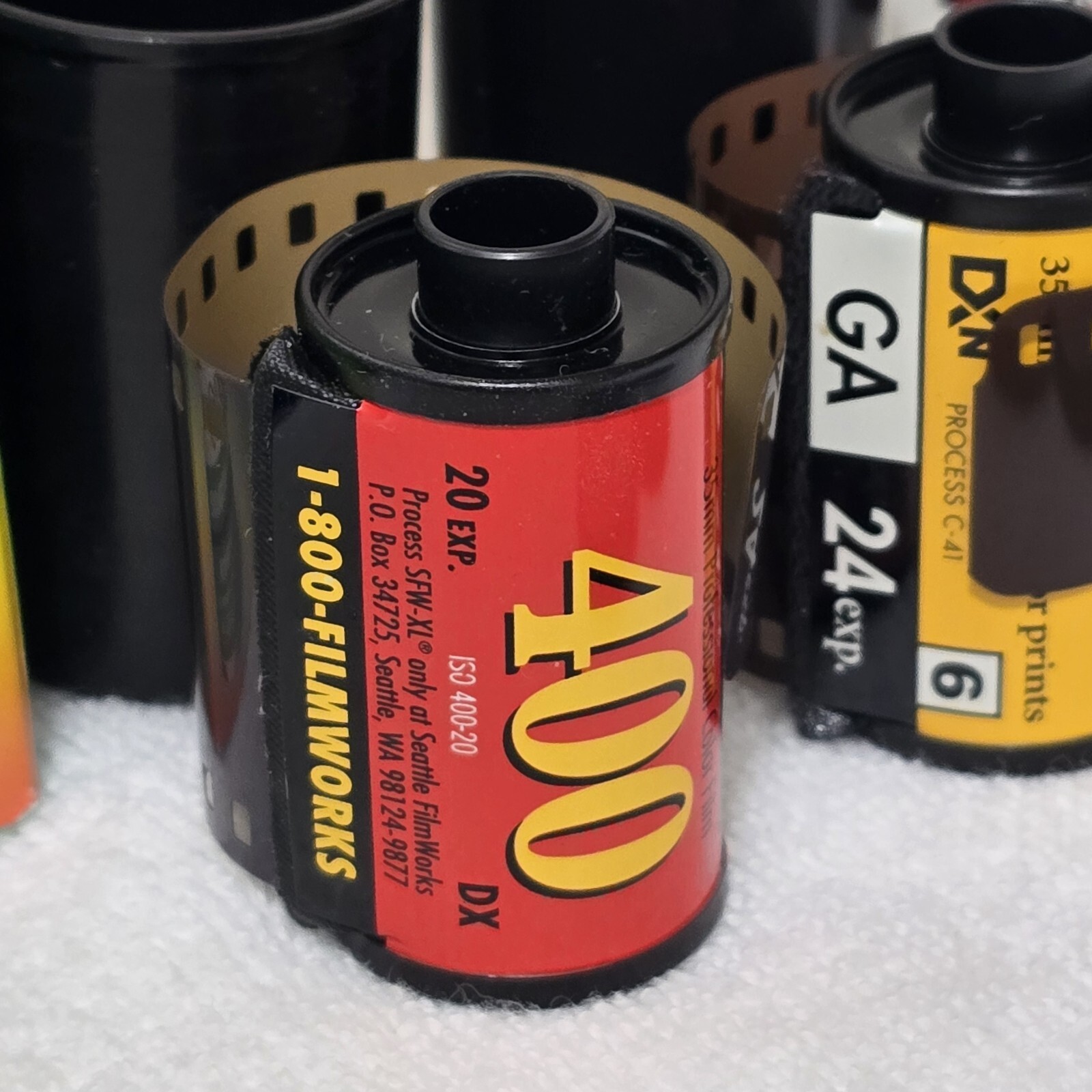 Large Lot of 11 rolls Fujifilm Polaroid Kodak 35 mm film - EXPIRED Item image 3