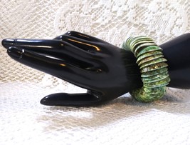 Chunky Stretch Clamshell Bracelet ~ Vintage ~ c1980s ~ Dyed Seaweed Greens ~ One - £7.99 GBP