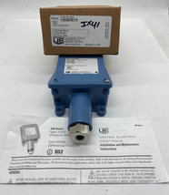 United Electric Controls H100-701 Pressure Switch 250VAC 5Amp 1.5-30Psi  - $154.00