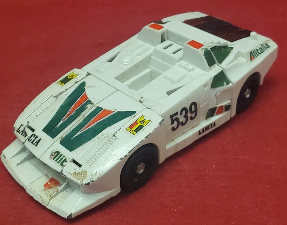 VTG 1982 Transformers G1 Wheeljack White 539 Race Car Takara Incomplete - £19.57 GBP