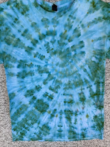 NEW Gildan Men’s Bright Blue Green Spiral Ice Tie Dye Short Sleeve Shirt Large Item image 6