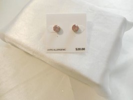 Department Store 5/16&quot; Gold Tone Peach Stone Stud Earring M814 - $6.21