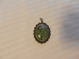 Women&#39;s Vintage Oval Silver Tone Pendant With Green Marble Stone - £47.21 GBP