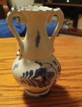 043 Vintage DP Delft Holland Dutch Ewer Urn Small Double Handle Vase 4.5... - £94.51 GBP