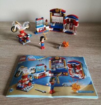 Lego DC Wonder Woman Dorm Room 41235. &quot;Pre-Owned&quot;. Complete Set! - £27.52 GBP