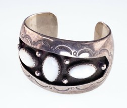 Navajo Sterling Silver Mother of Pearl Cuff Bracelet - £325.47 GBP