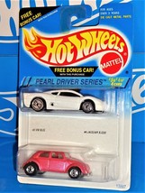 Hot Wheels 1995 Pearl Driver Series 2 Pack Pink VW Bug &amp; White Jaguar XJ220 - $11.39