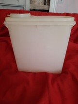VTG Tupperware Cereal Keeper Storage Container 469-9 w Lid 471-11 Classic White - £5.19 GBP