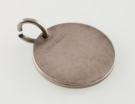 Tiffany &amp; Co.Argent Sterling Rond Étiquette Vierge Gravable Breloque 23.... - $2,369.04 MXN