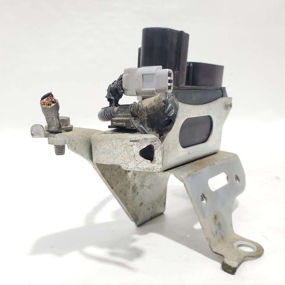 2012 2013 Toyota Tundra OEM Left Air and Fuel Control Item image 5