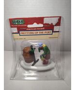 Lemax Prettying Up The Port #82222-RARE -Retired Sealed Christmas Villag... - $909.02 MXN