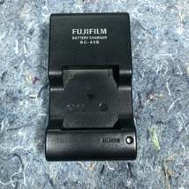 Fujifilm BC-45B Digital Camera 110V Wall Battery Charger 4.2V - 0.55A - £55.64 GBP