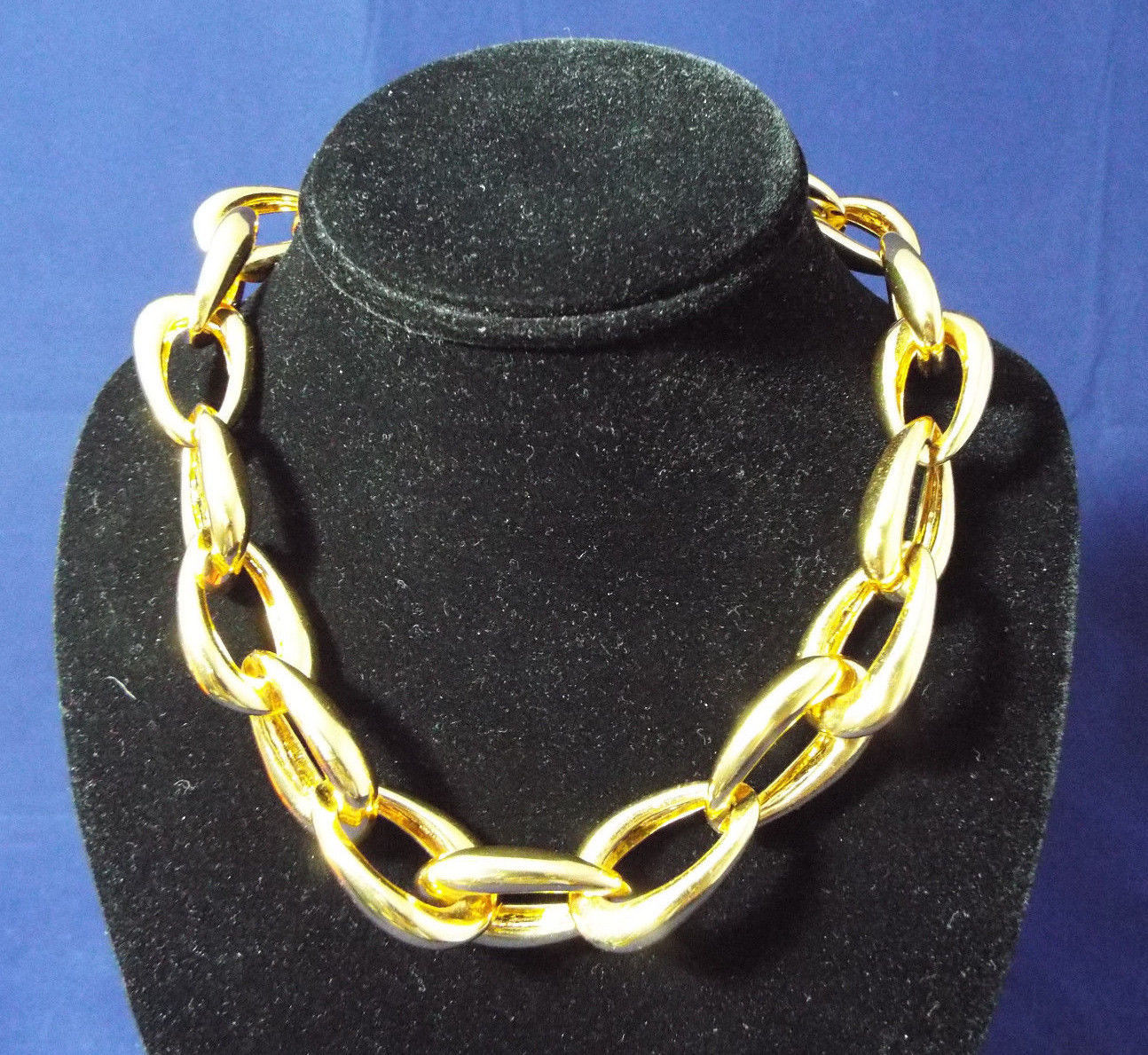 Signed Vince Camuto Adjustable Heavy 17 Inch Gold Tone Necklace Toggle Closure - $89.99