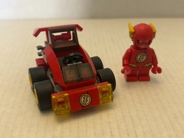 Official LEGO DC Comics Flash Minifigure and Flash Micro Car Loose Set - $250.82 MXN
