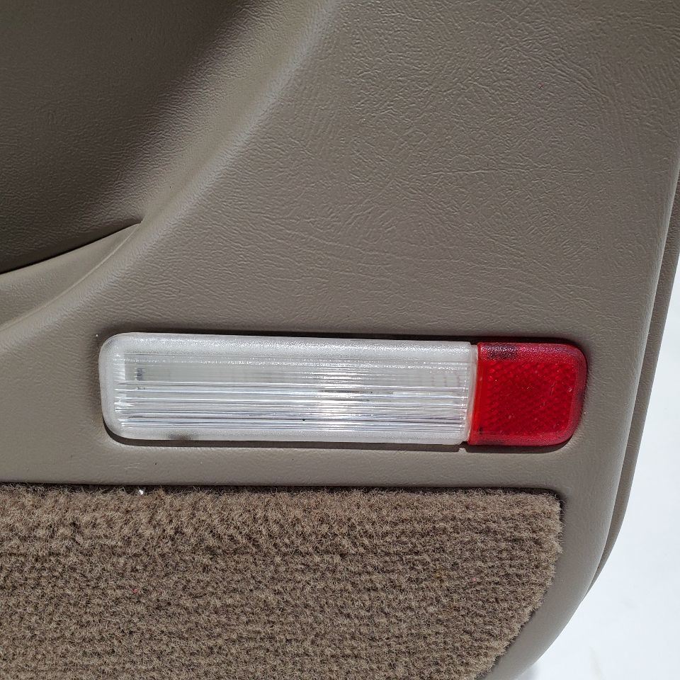 2004 GMC Sierra 2500 OEM Front Right Door Trim Panel Minors Scuffs Item image 5