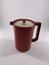 Vintage Tupperware 1676-2 1 Quart Harvest Red Pitcher With Push Button Lid - £8.94 GBP