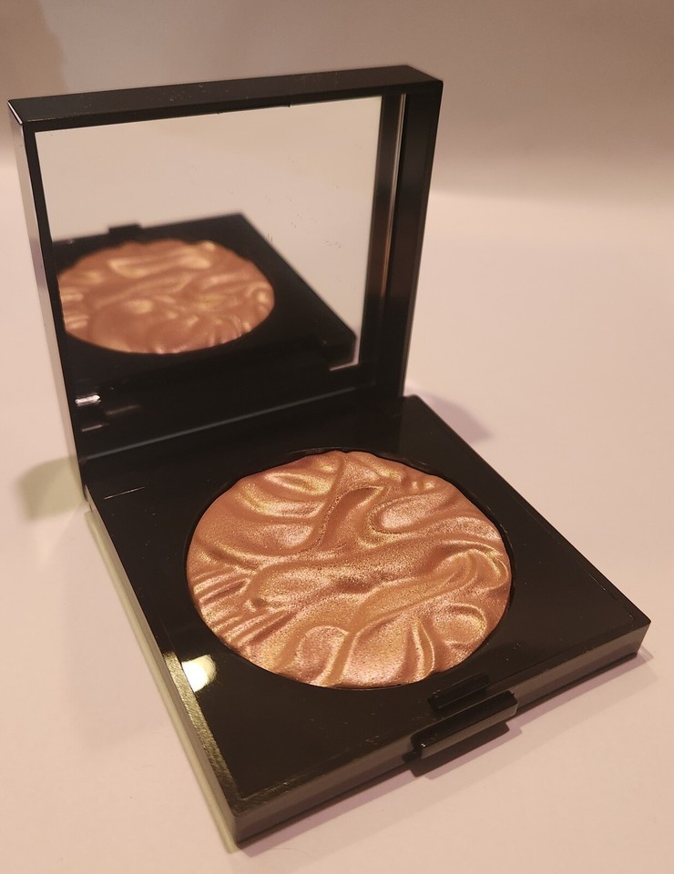 Laura Mercier Face Illuminator, Shade: Indiscretion - $30.68