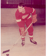 Gordie Howe Hockey 8x10 photo - £7.86 GBP