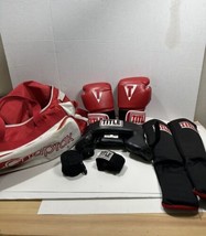Title Boxing MMA Spar Fighting Set Gloves (M), Headgear L, Straps, Knee Pads Bag - £46.30 GBP