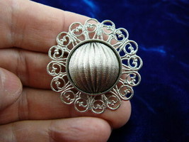 (br-161) circle 3-D design 3D round filigree silver tone love brooch pin fashion - £17.21 GBP