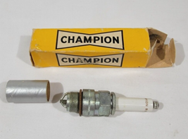 Vintage Original Champion Spark Plug RW-83F New Old Stock - $530.03 MXN