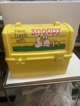 Snoopy plastic lunchbox and thermos - £36.27 GBP